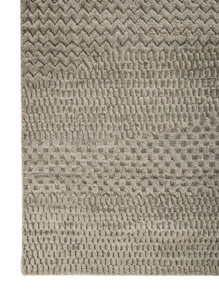 entropy green wool hand knotted Rug - Corner