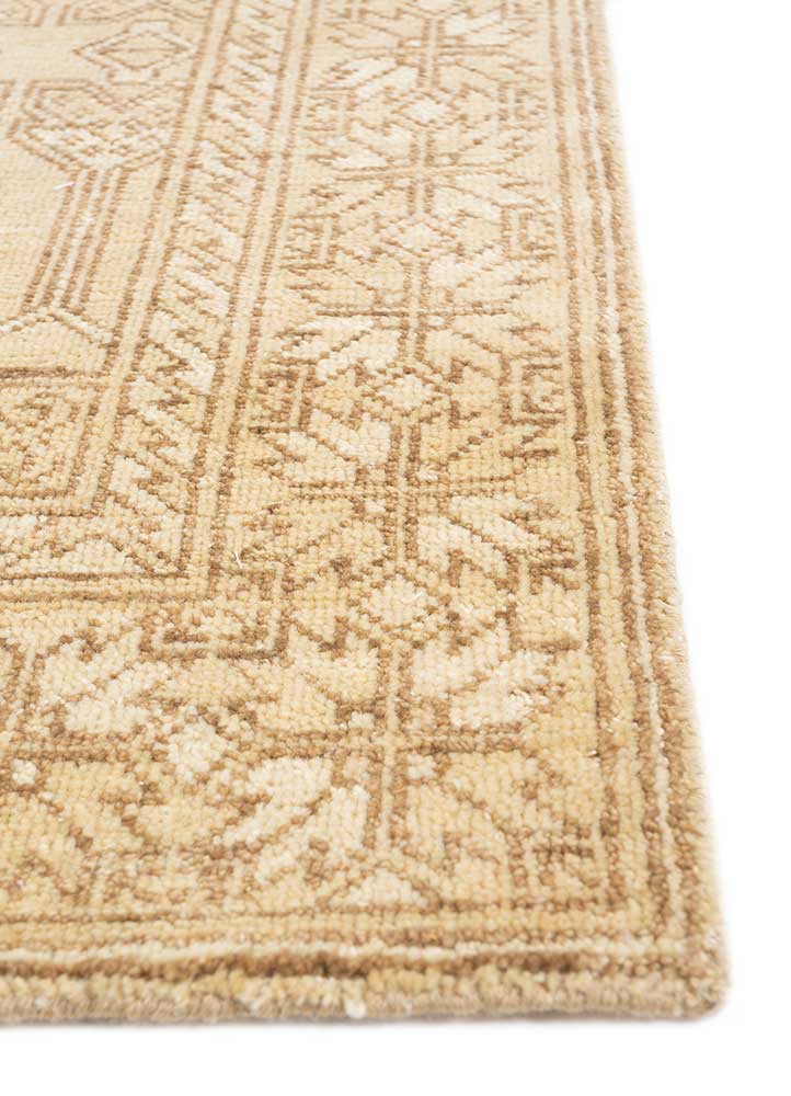 erbe gold wool hand knotted Rug - Corner