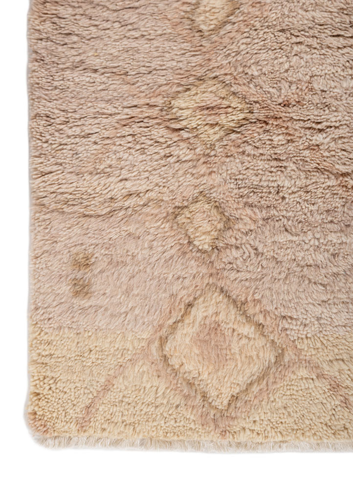 aprezo pink and purple wool hand knotted Rug - Corner