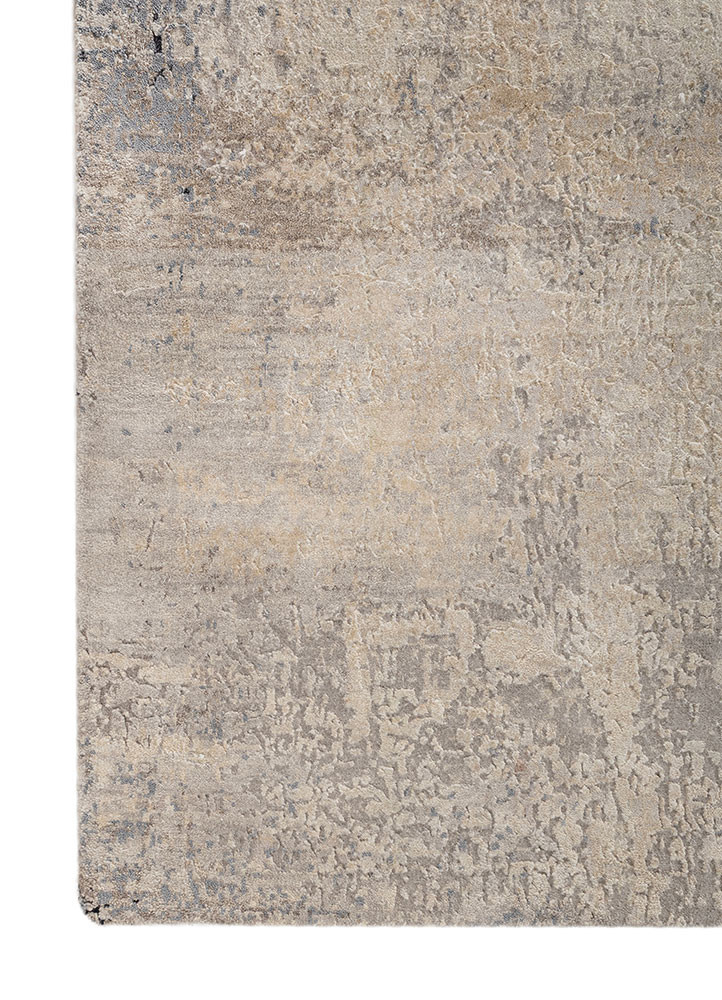 uvenuti ivory wool and silk hand knotted Rug - Corner