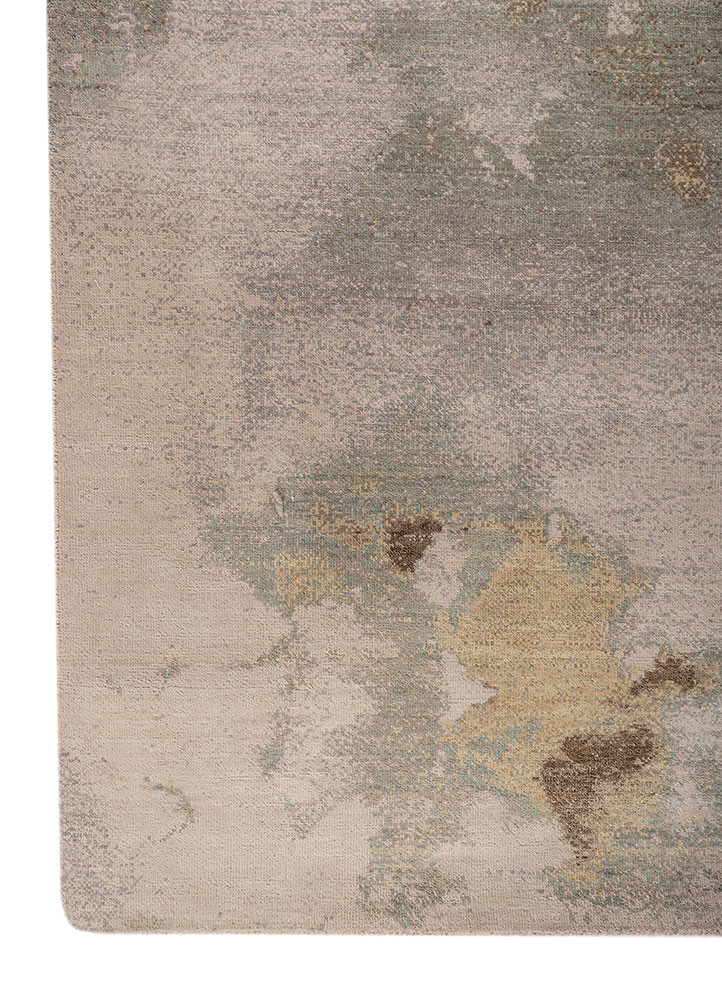 aprezo ivory wool and silk hand knotted Rug - Corner