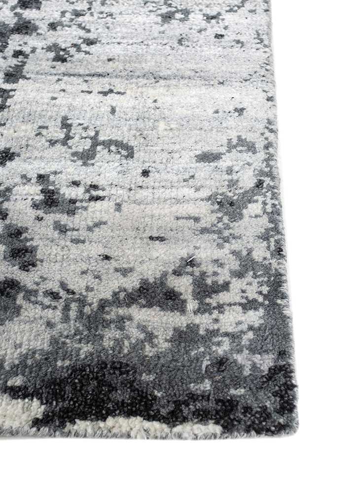 uvenuti ivory wool and viscose hand knotted Rug - Corner uvenuti ivory wool and viscose hand knotted Rug - Corner