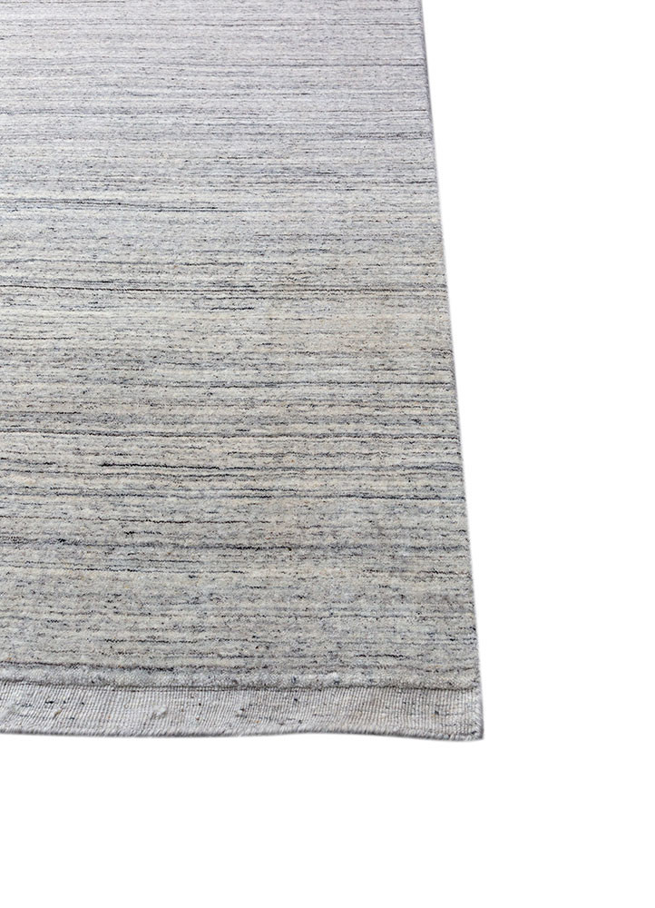 saga ivory wool hand loom Rug - Corner