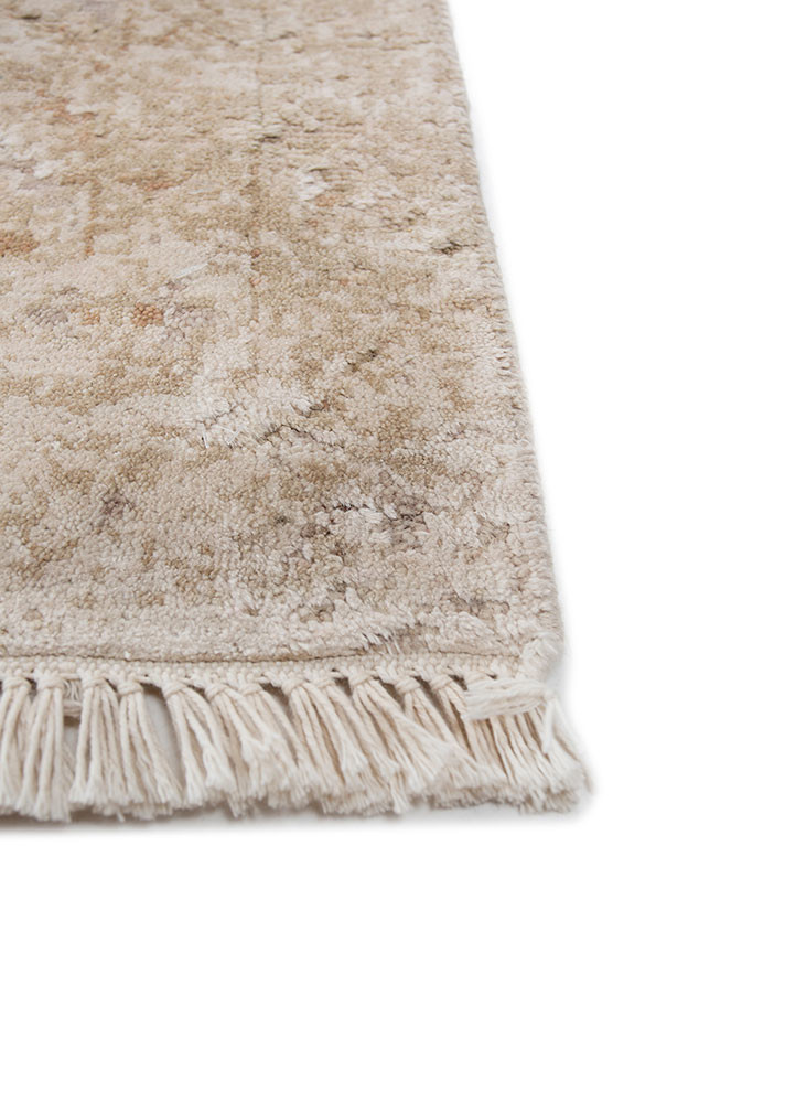 far east ivory wool and silk hand knotted Rug - Corner far east ivory wool and silk hand knotted Rug - Corner
