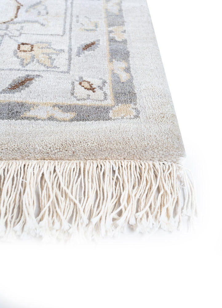 aprezo ivory wool hand knotted Rug - Corner