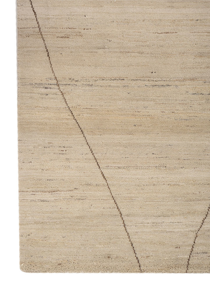 zuri ivory wool hand knotted Rug - Corner