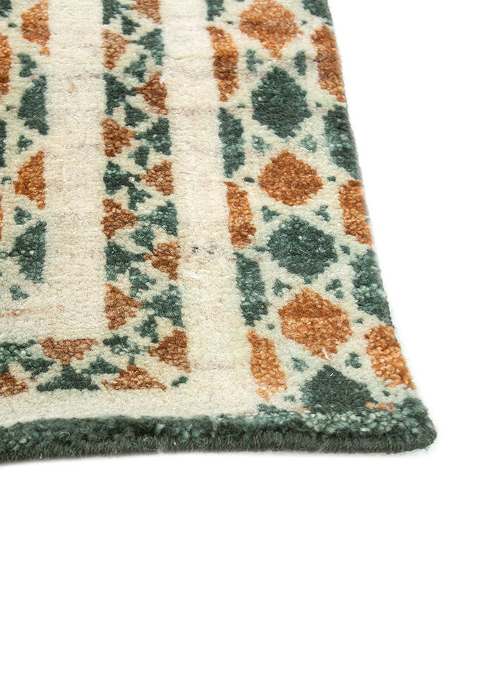 far pavilions ivory wool hand knotted Rug - Corner