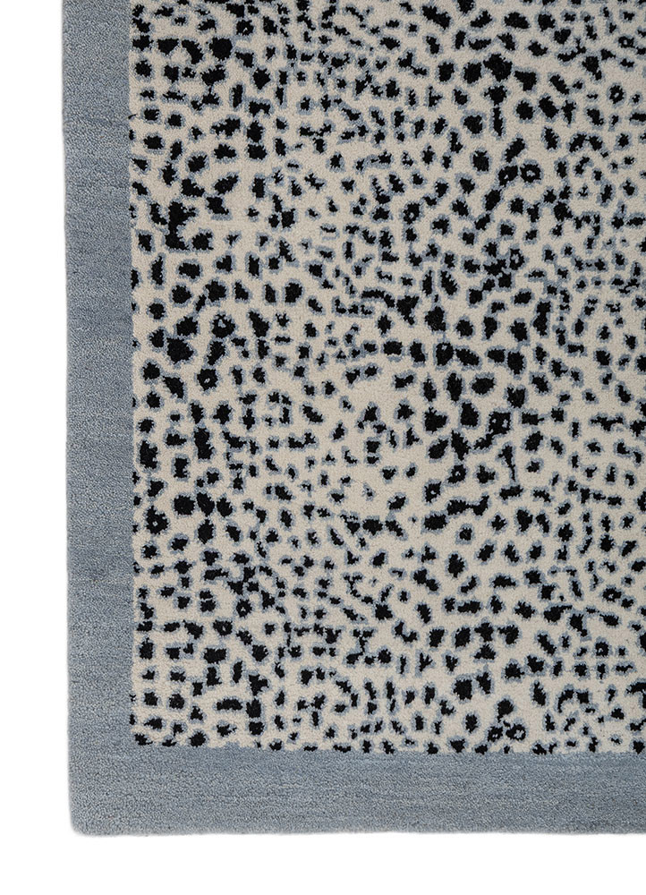 gilded age ivory wool hand knotted Rug - Corner