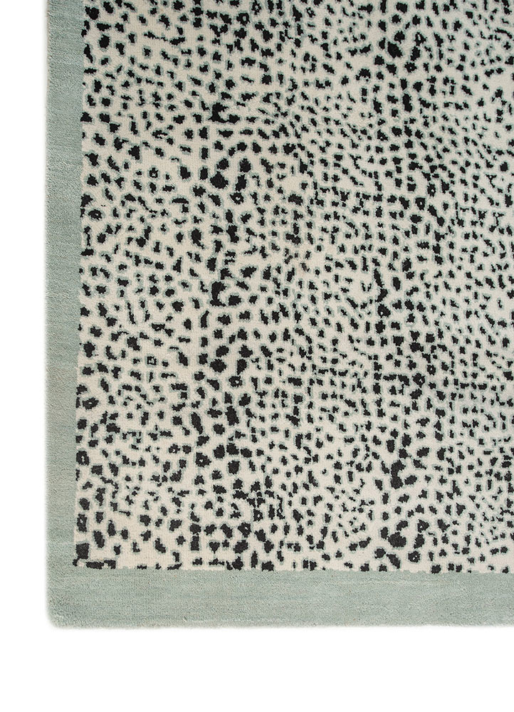 gilded age ivory wool hand knotted Rug - Corner