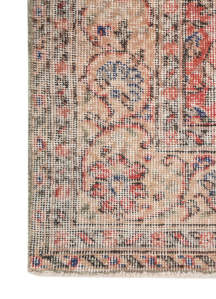 vintage ivory wool and bamboo silk hand knotted Rug - Corner vintage ivory wool and bamboo silk hand knotted Rug - Corner