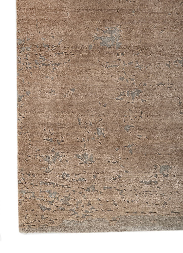 chaos theory by kavi ivory wool and bamboo silk hand knotted Rug - Corner