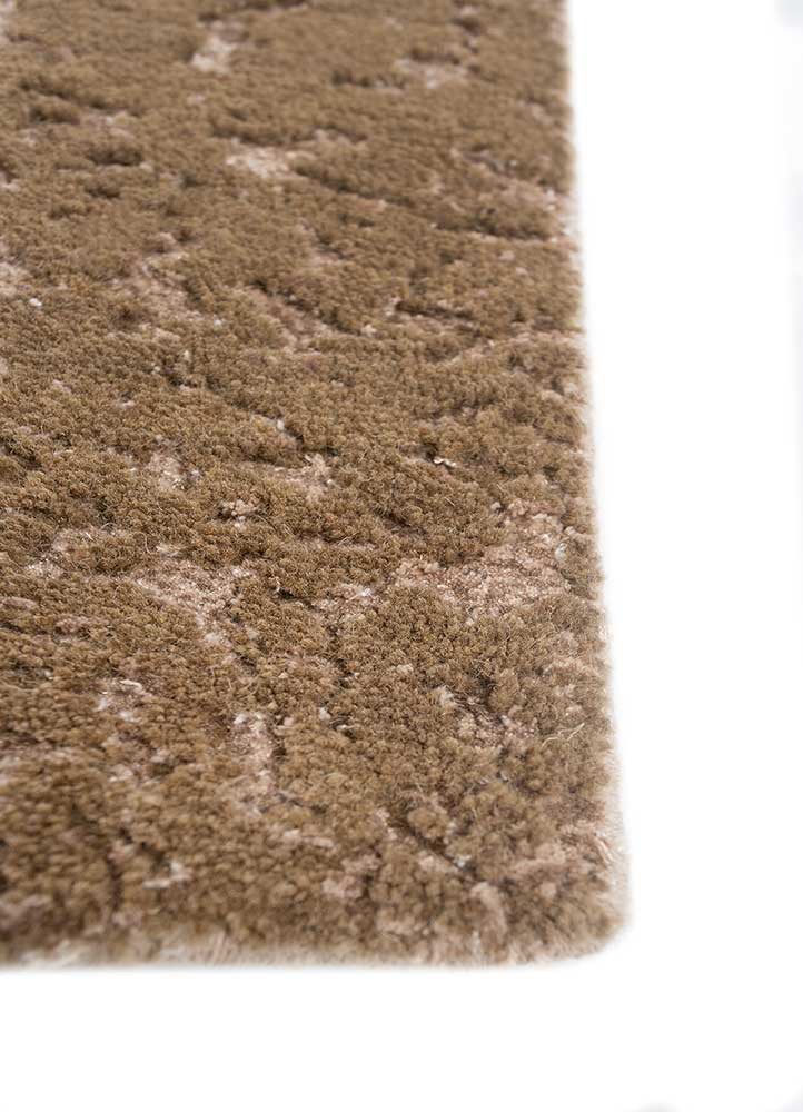 unfold by kavi ivory wool and bamboo silk hand knotted Rug - Corner