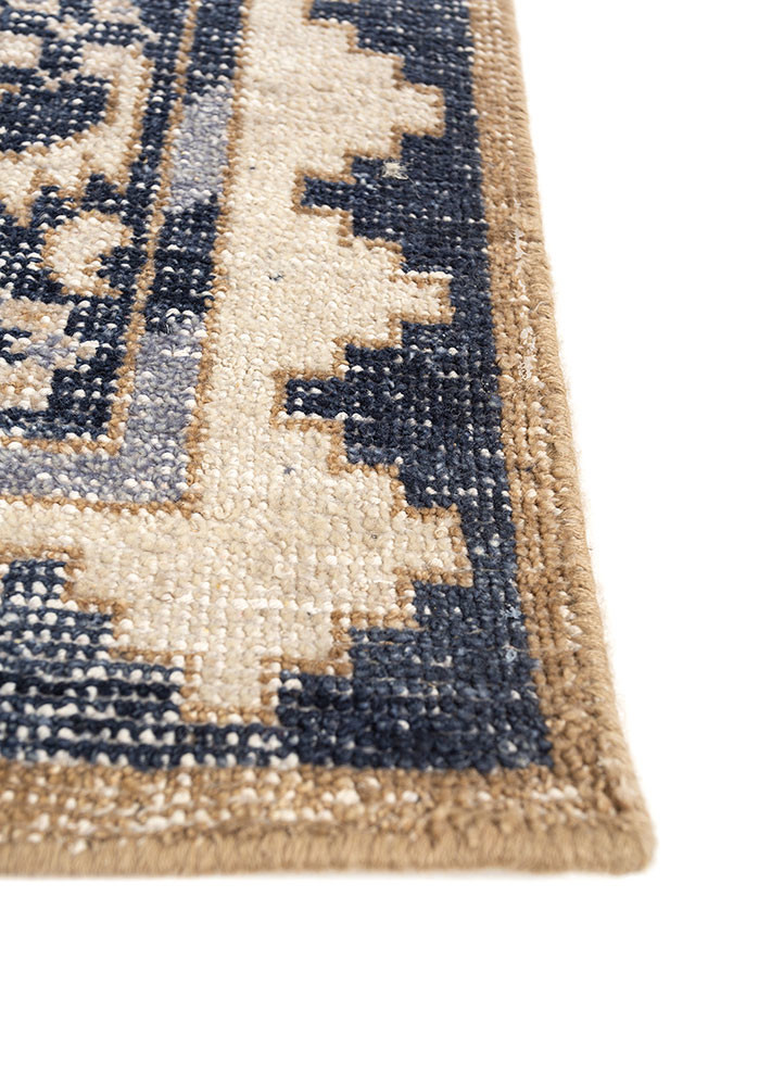 erbe ivory wool hand knotted Rug - Corner