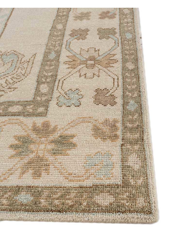 erbe ivory wool hand knotted Rug - Corner