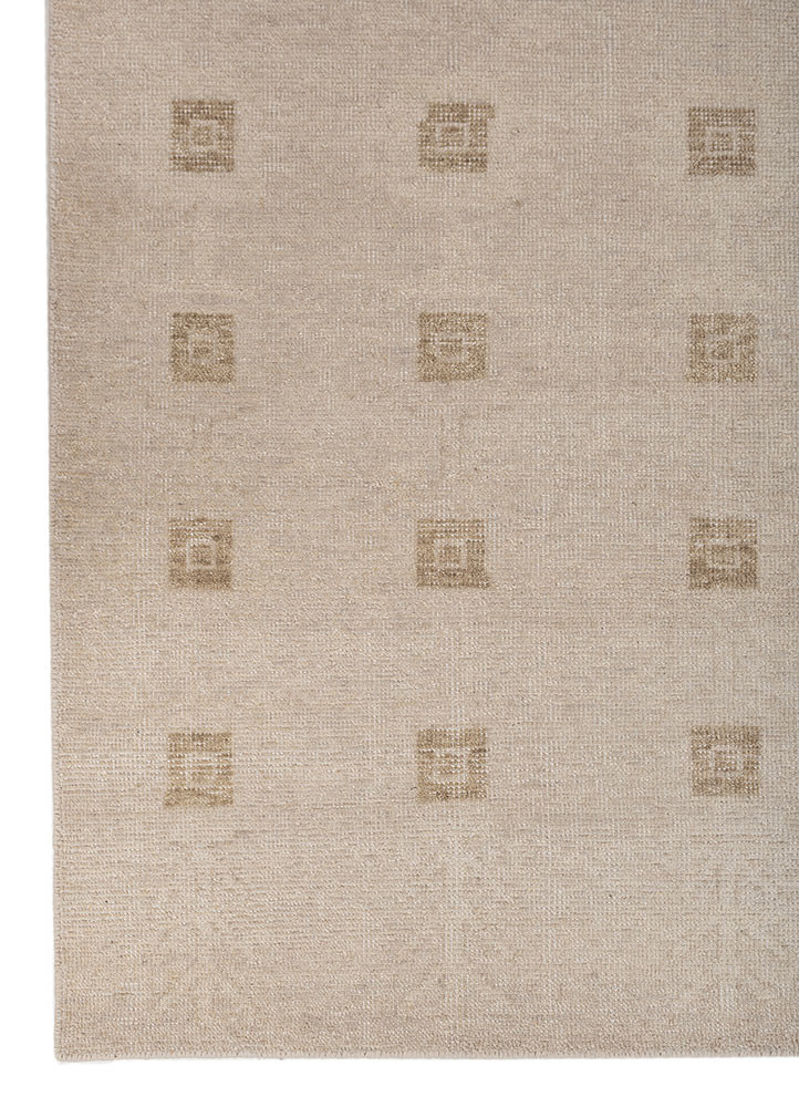 erbe ivory wool hand knotted Rug - Corner
