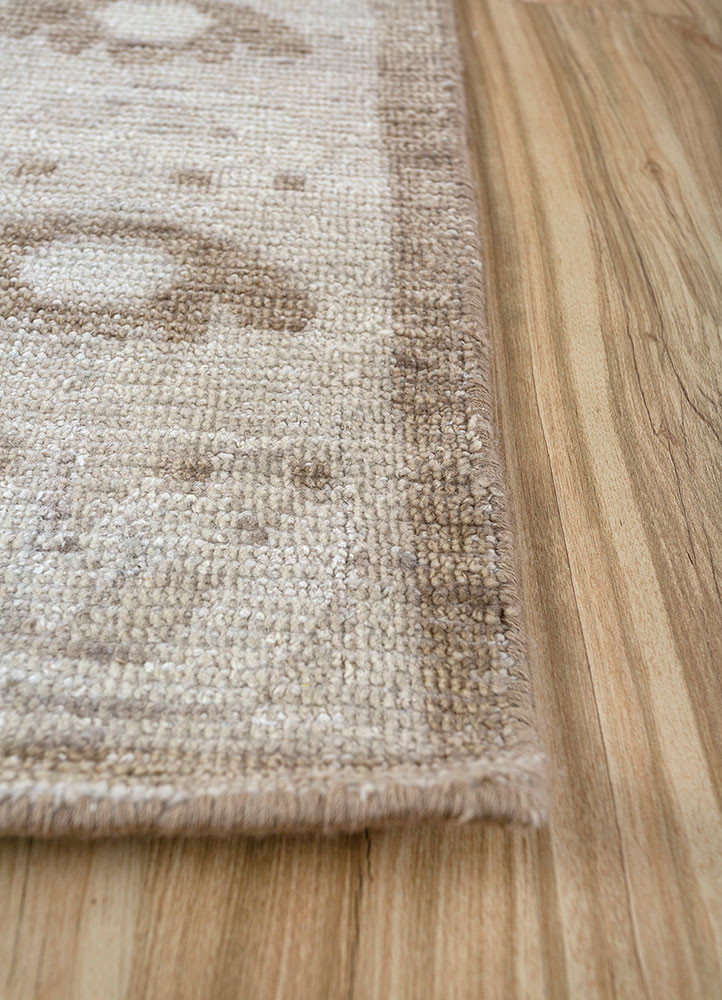 thyme ivory wool hand knotted Rug - Corner