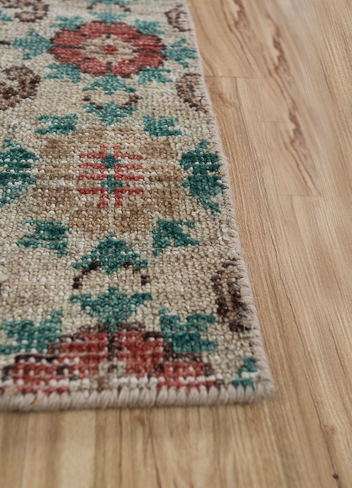 erbe beige and brown wool hand knotted Rug - Corner
