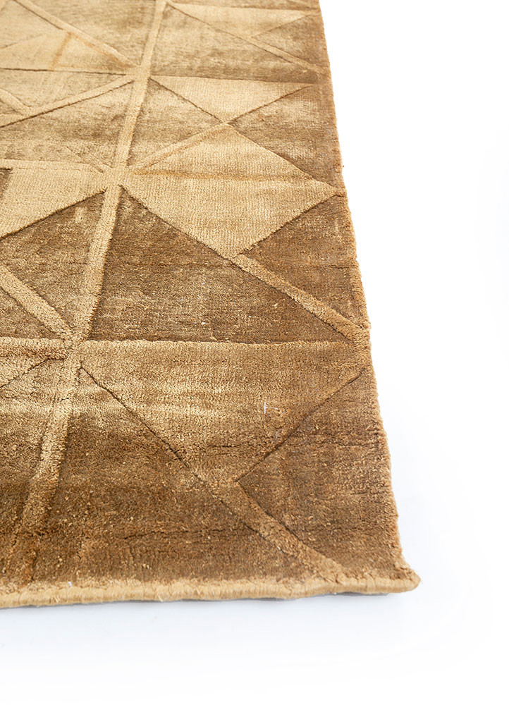 basis gold viscose hand loom Rug - Corner basis gold viscose hand loom Rug - Corner