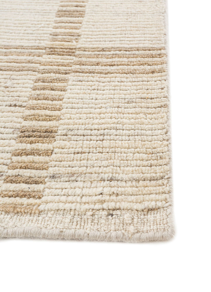 saga ivory wool hand loom Rug - Corner saga ivory wool hand loom Rug - Corner