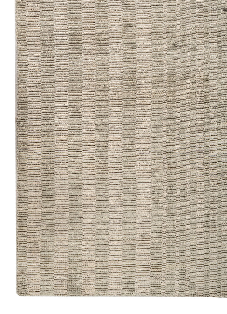 contour gold wool hand loom Rug - Corner