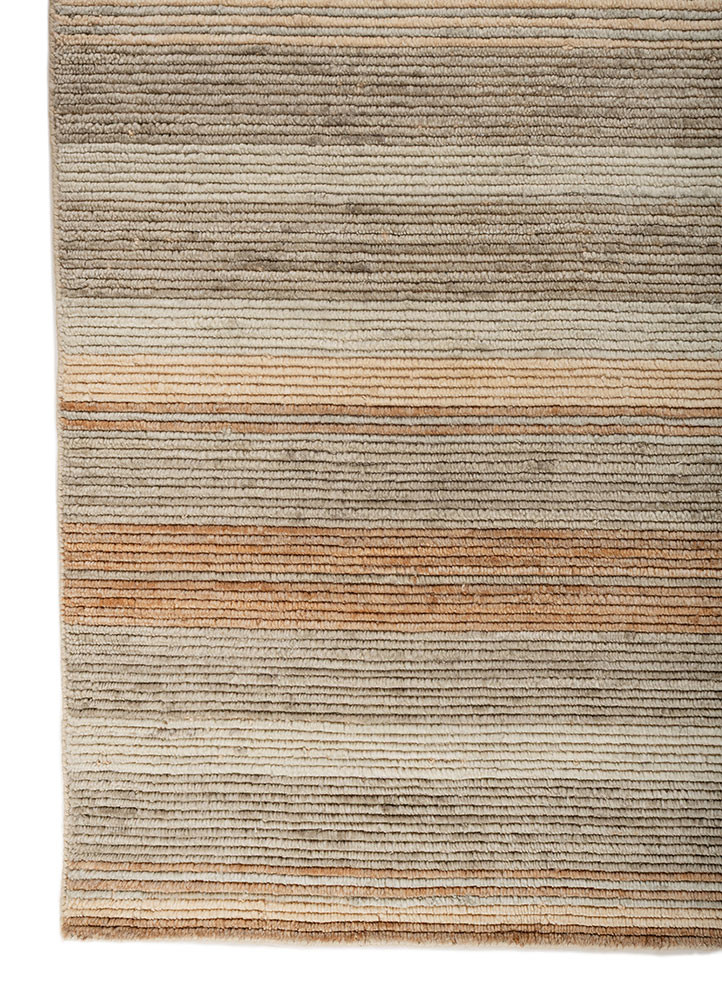 contour green wool hand loom Rug - Corner