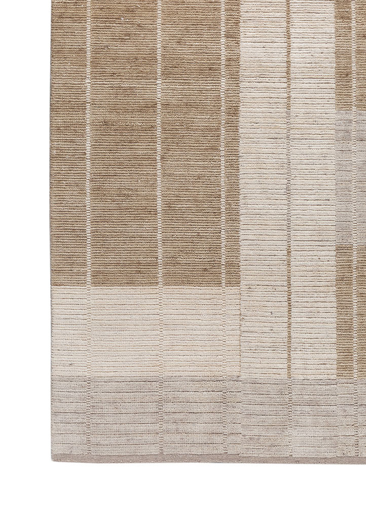 contour ivory wool hand loom Rug - Corner