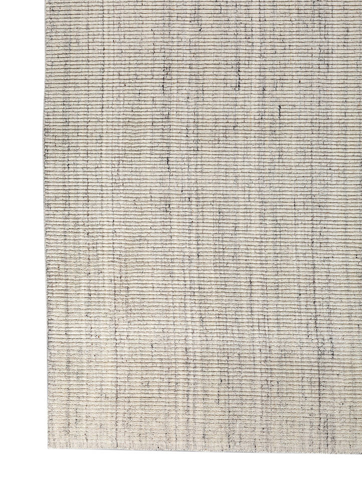 contour ivory wool hand loom Rug - Corner