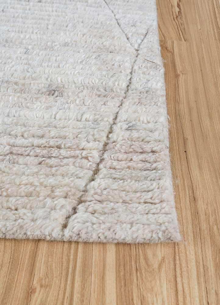 saga ivory wool hand loom Rug - Corner saga ivory wool hand loom Rug - Corner