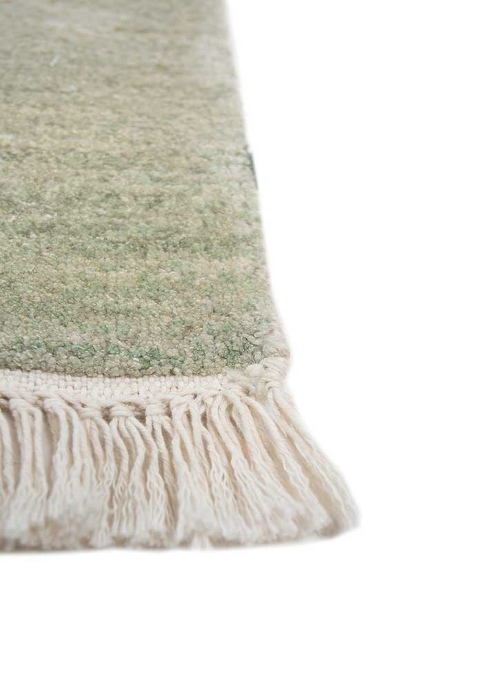 aprezo ivory wool and silk hand knotted Rug - Corner