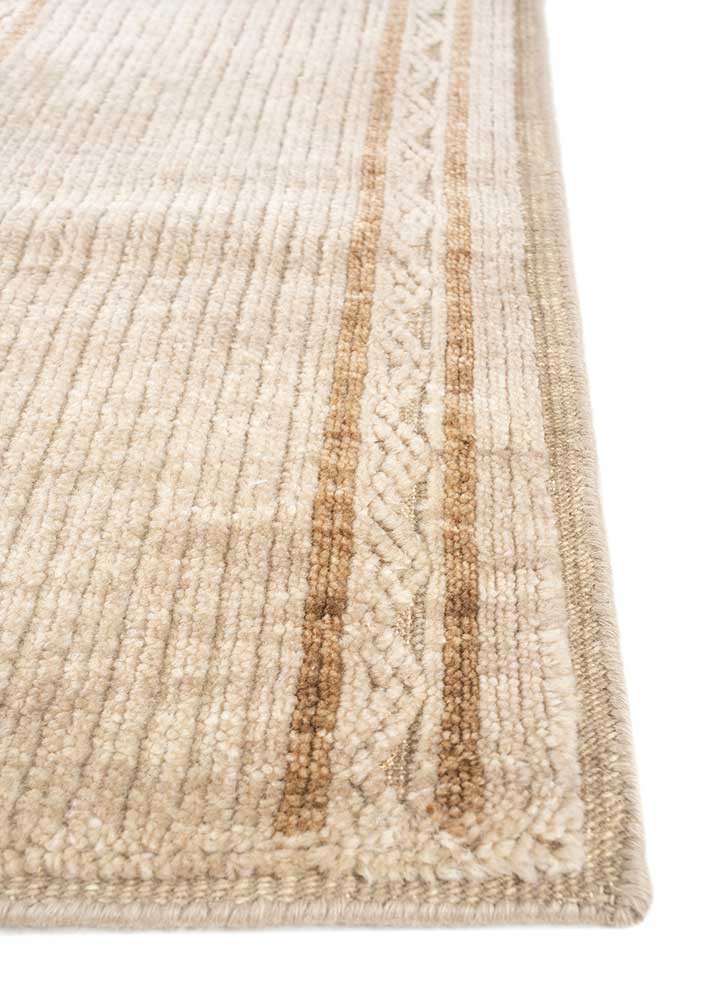 thyme gold wool hand knotted Rug - Corner