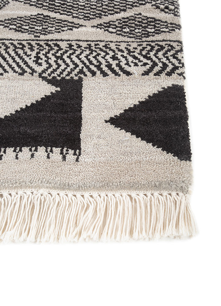 manchaha ivory wool and bamboo silk hand knotted Rug - Corner manchaha ivory wool and bamboo silk hand knotted Rug - Corner