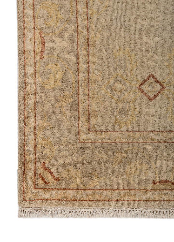 erbe gold wool hand knotted Rug - Corner