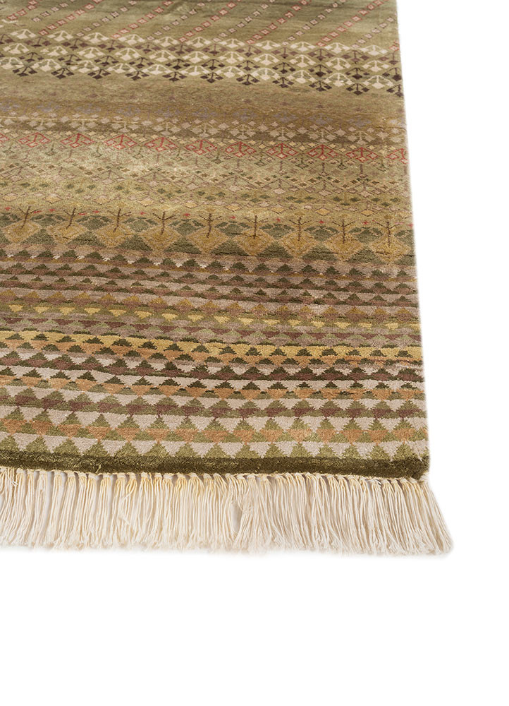 manchaha green silk hand knotted Rug - Corner