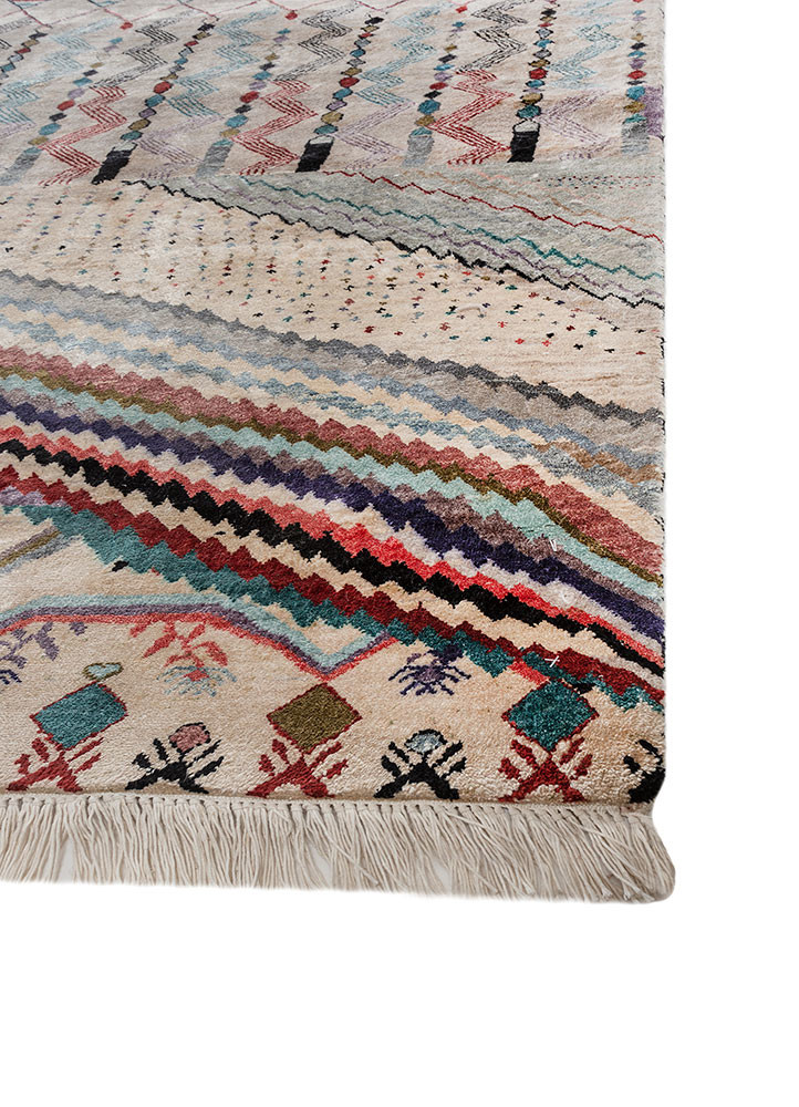 manchaha ivory silk hand knotted Rug - Corner