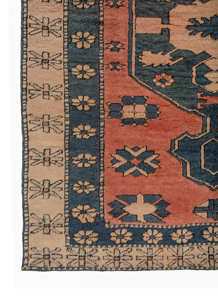 vintage blue wool hand knotted Rug - Corner vintage blue wool hand knotted Rug - Corner