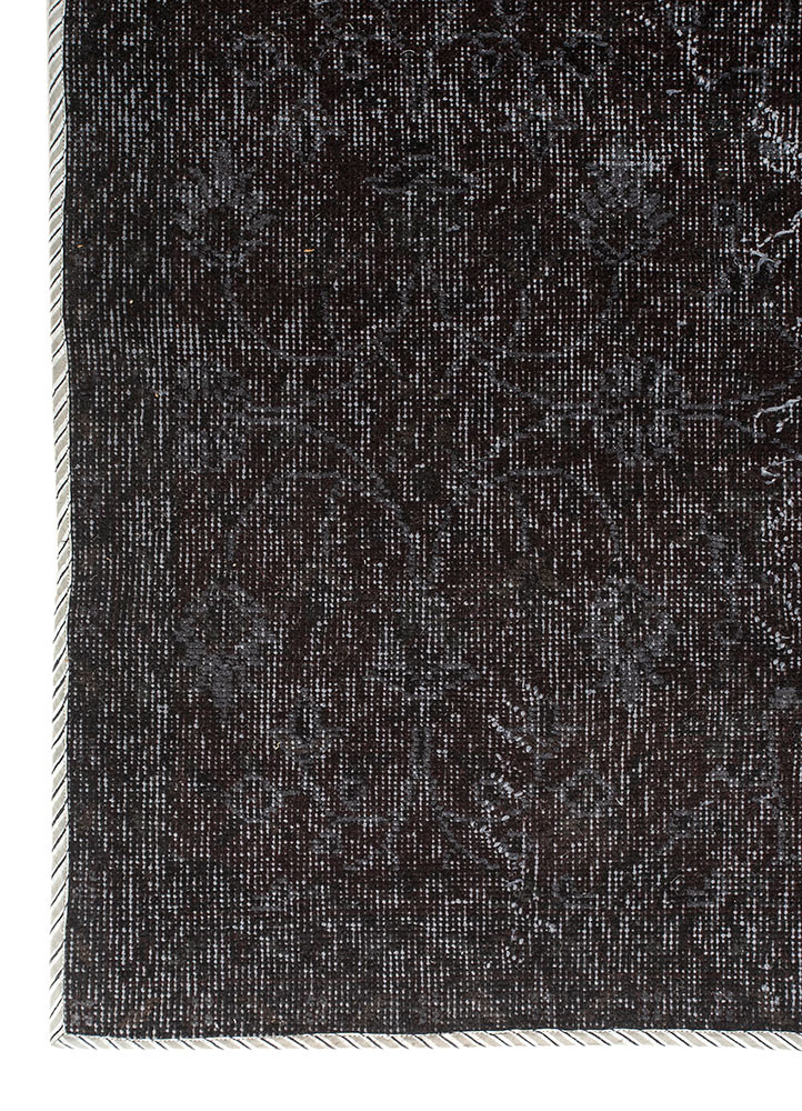 vintage grey and black wool hand knotted Rug - Corner vintage grey and black wool hand knotted Rug - Corner