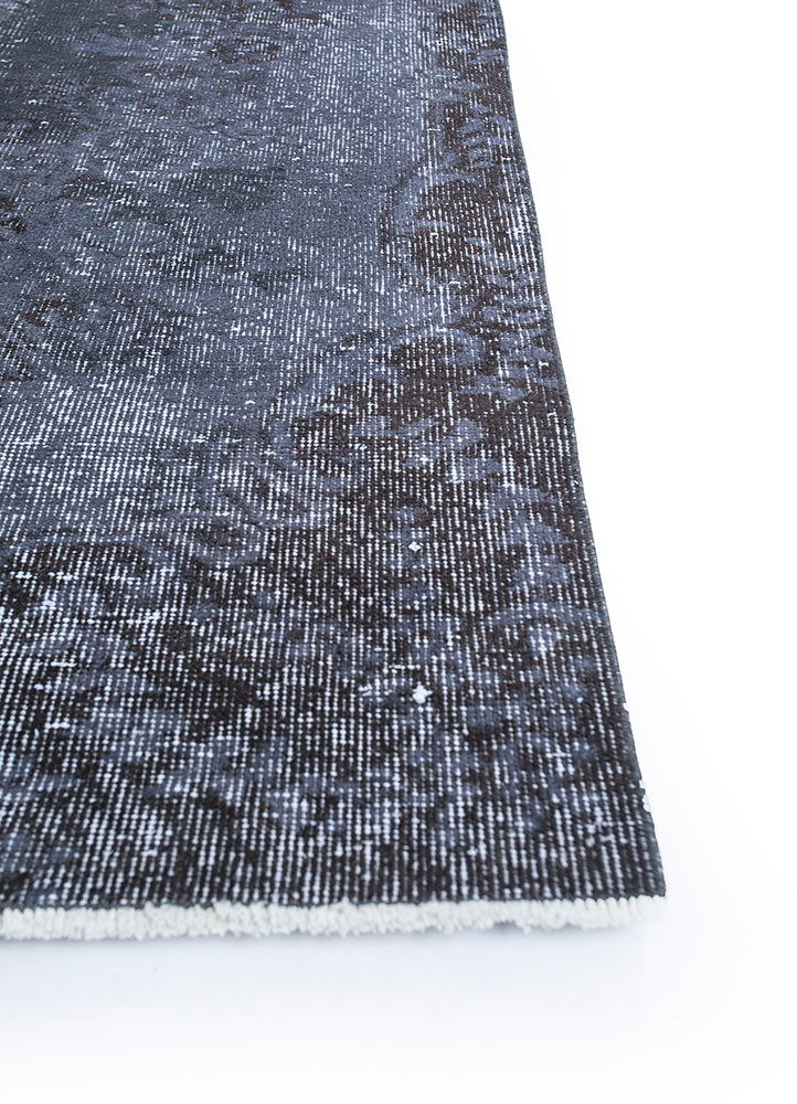 lacuna grey and black wool hand knotted Rug - Corner lacuna grey and black wool hand knotted Rug - Corner