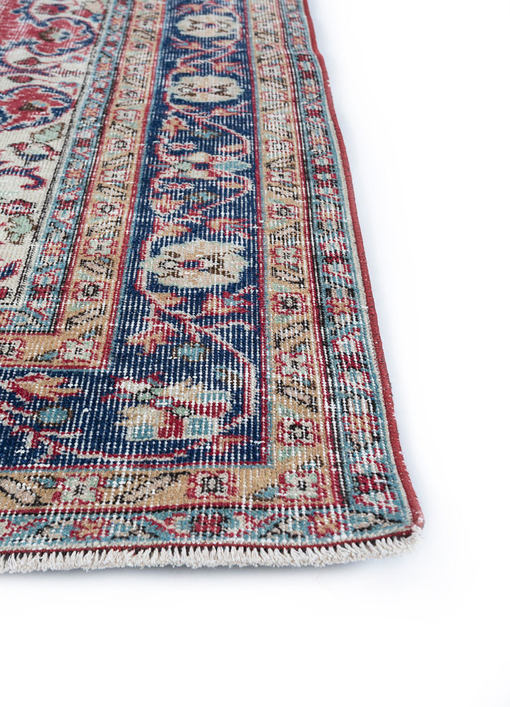 vintage red and orange wool hand knotted Rug - Corner