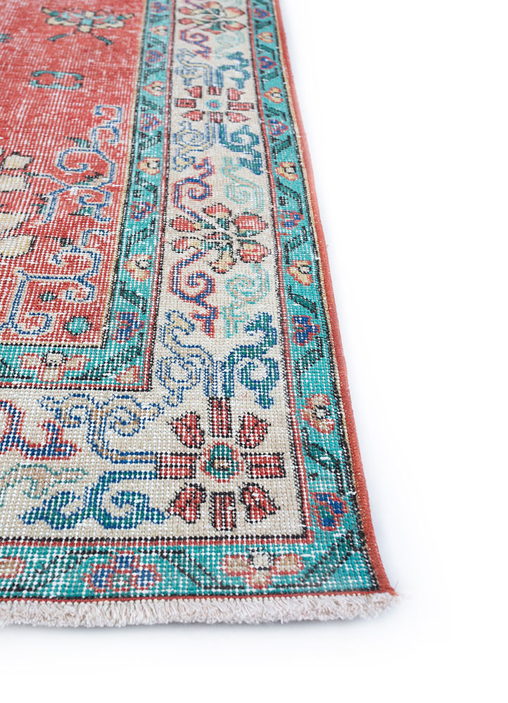 vintage red and orange wool hand knotted Rug - Corner vintage red and orange wool hand knotted Rug - Corner