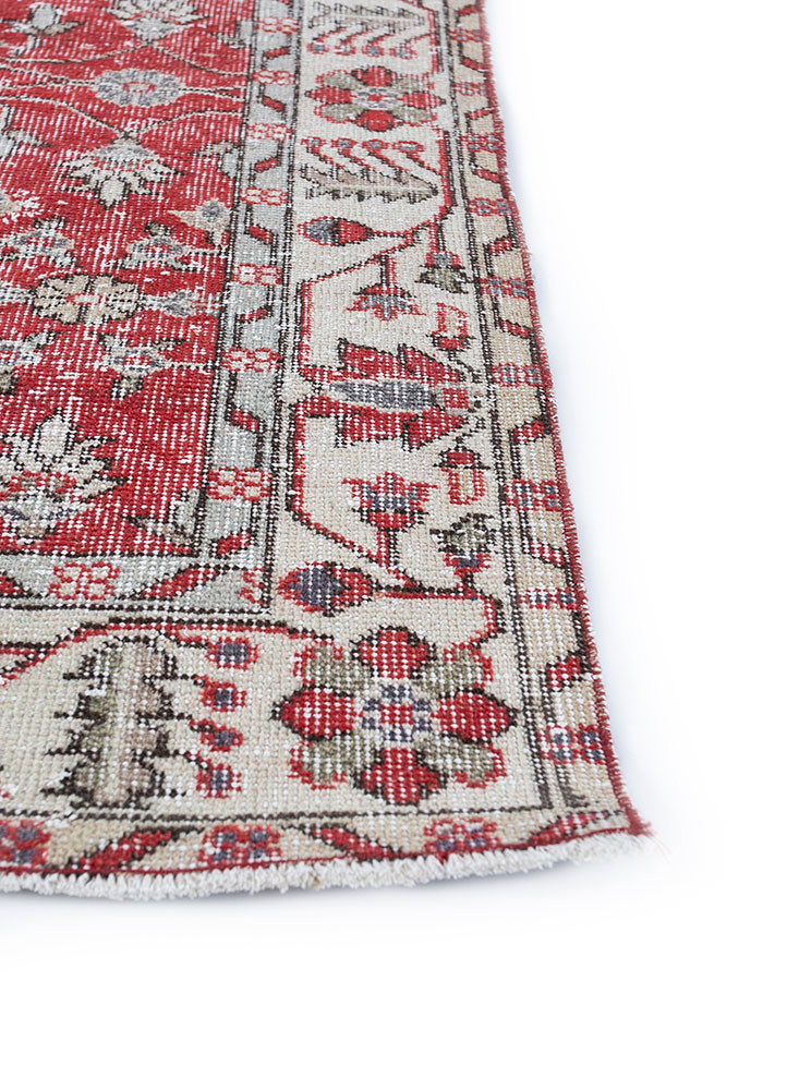 vintage red and orange wool hand knotted Rug - Corner vintage red and orange wool hand knotted Rug - Corner