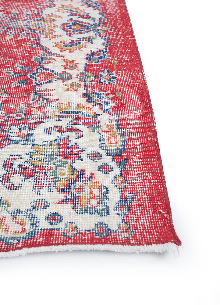 vintage red and orange wool hand knotted Rug - Corner