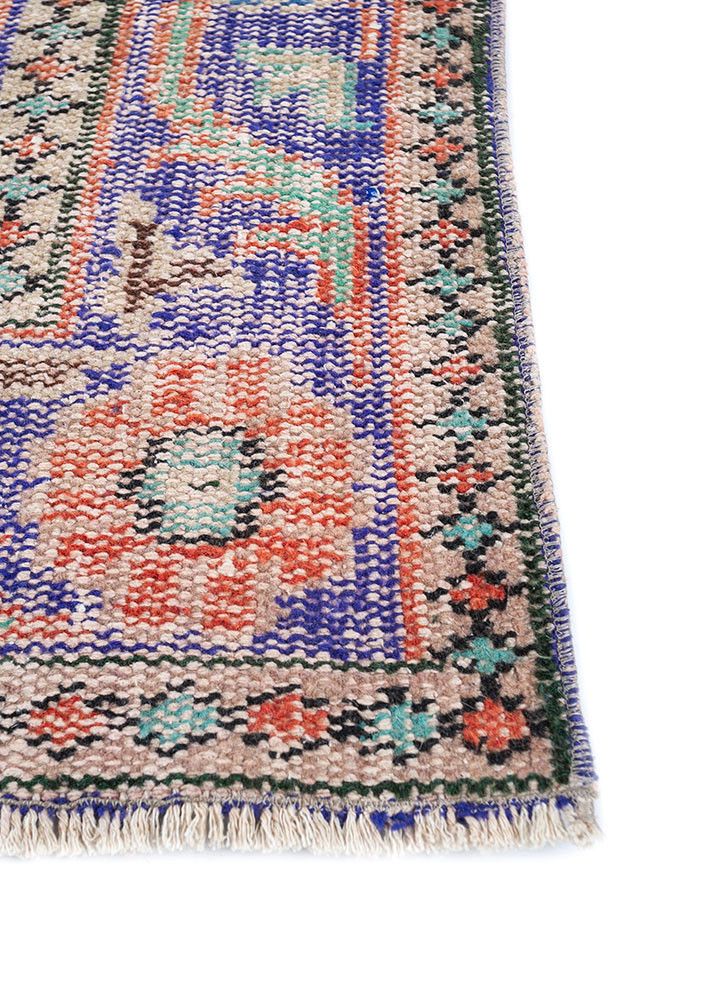 vintage red and orange wool hand knotted Rug - Corner