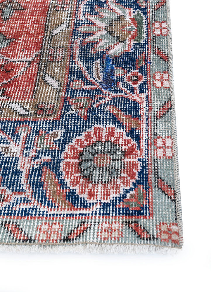 vintage red and orange wool hand knotted Rug - Corner