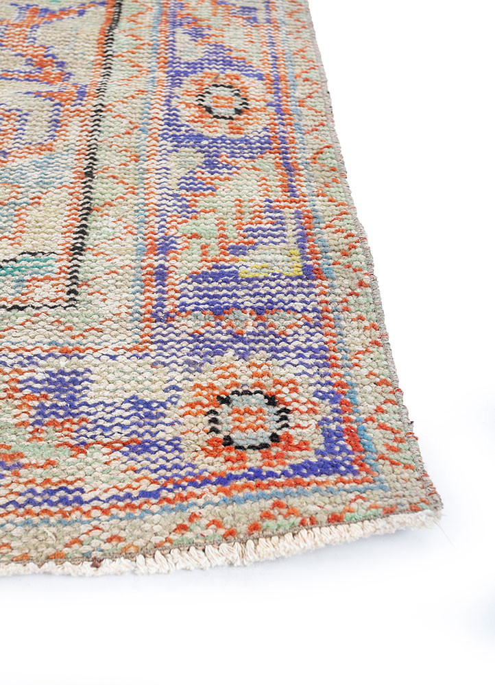 vintage red and orange wool hand knotted Rug - Corner