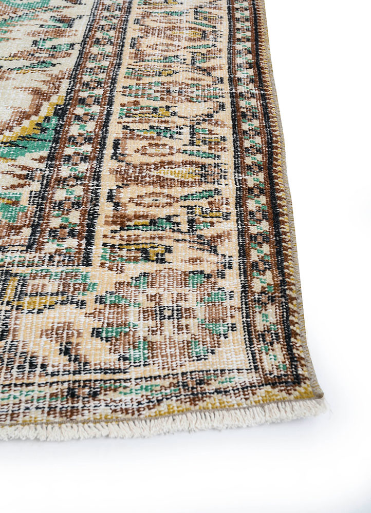 vintage beige and brown wool hand knotted Rug - Corner vintage beige and brown wool hand knotted Rug - Corner