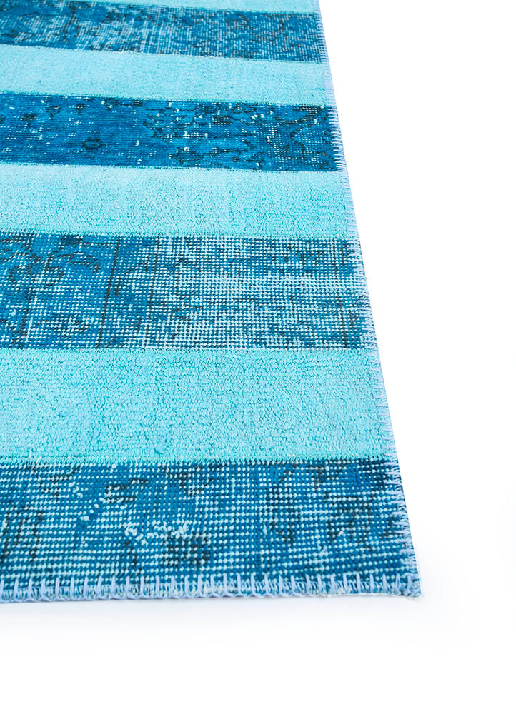 provenance blue wool hand knotted Rug - Corner provenance blue wool hand knotted Rug - Corner
