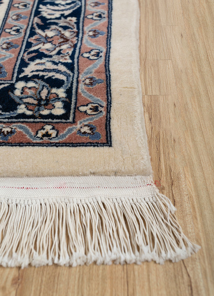 aalam ivory wool hand knotted Rug - Corner aalam ivory wool hand knotted Rug - Corner