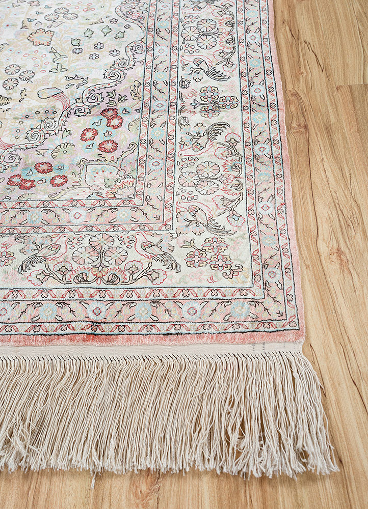 gulmarg gold silk hand knotted Rug - Corner