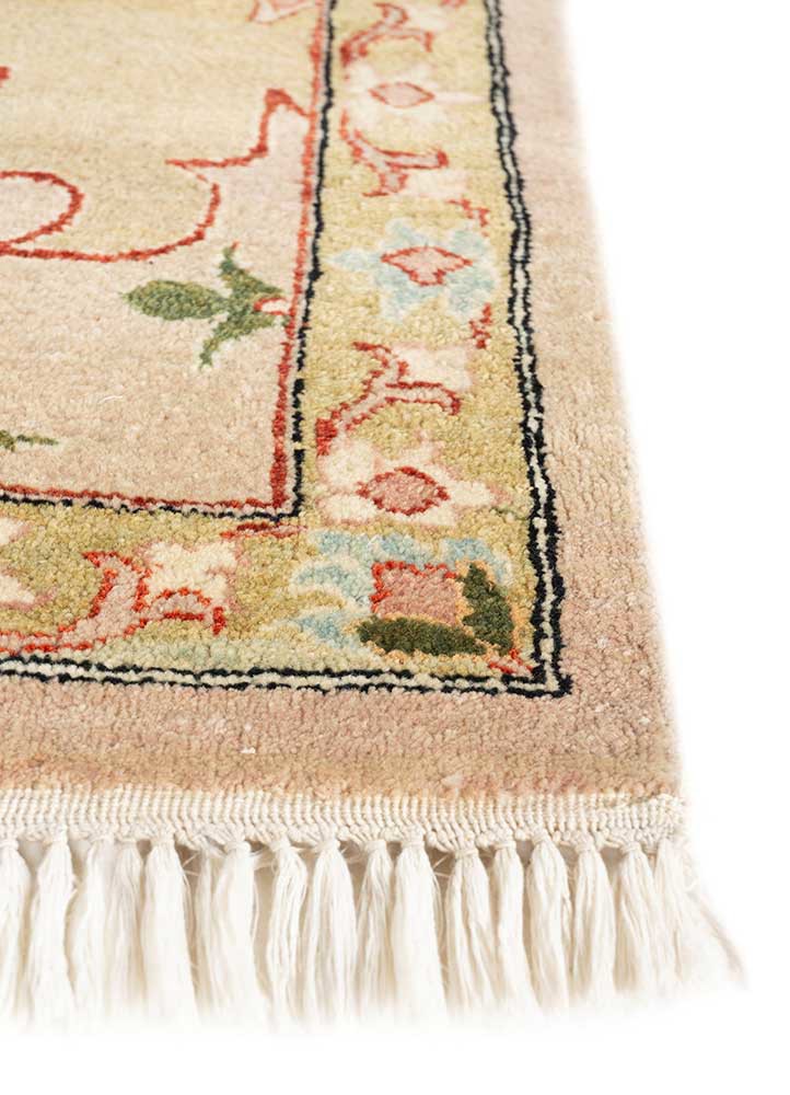 cyanna gold wool hand knotted Rug - Corner