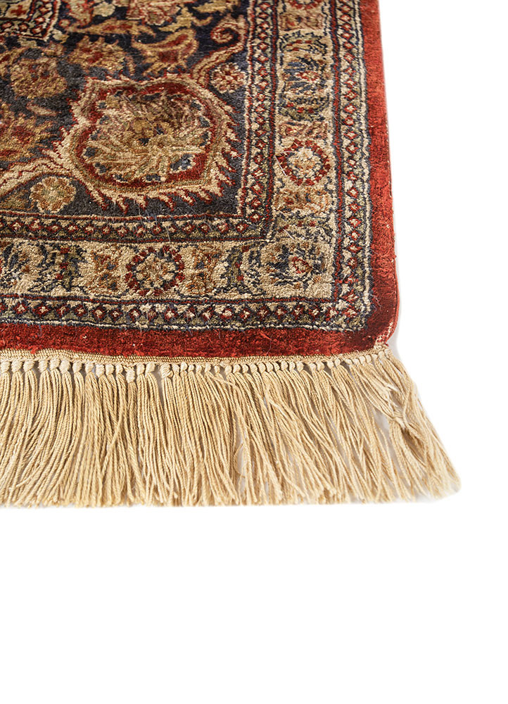 gulmarg red and orange silk hand knotted Rug - Corner